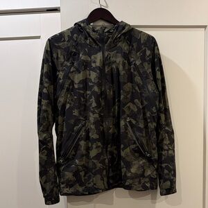 Woman’s Camouflage Rain Jacket with vents.